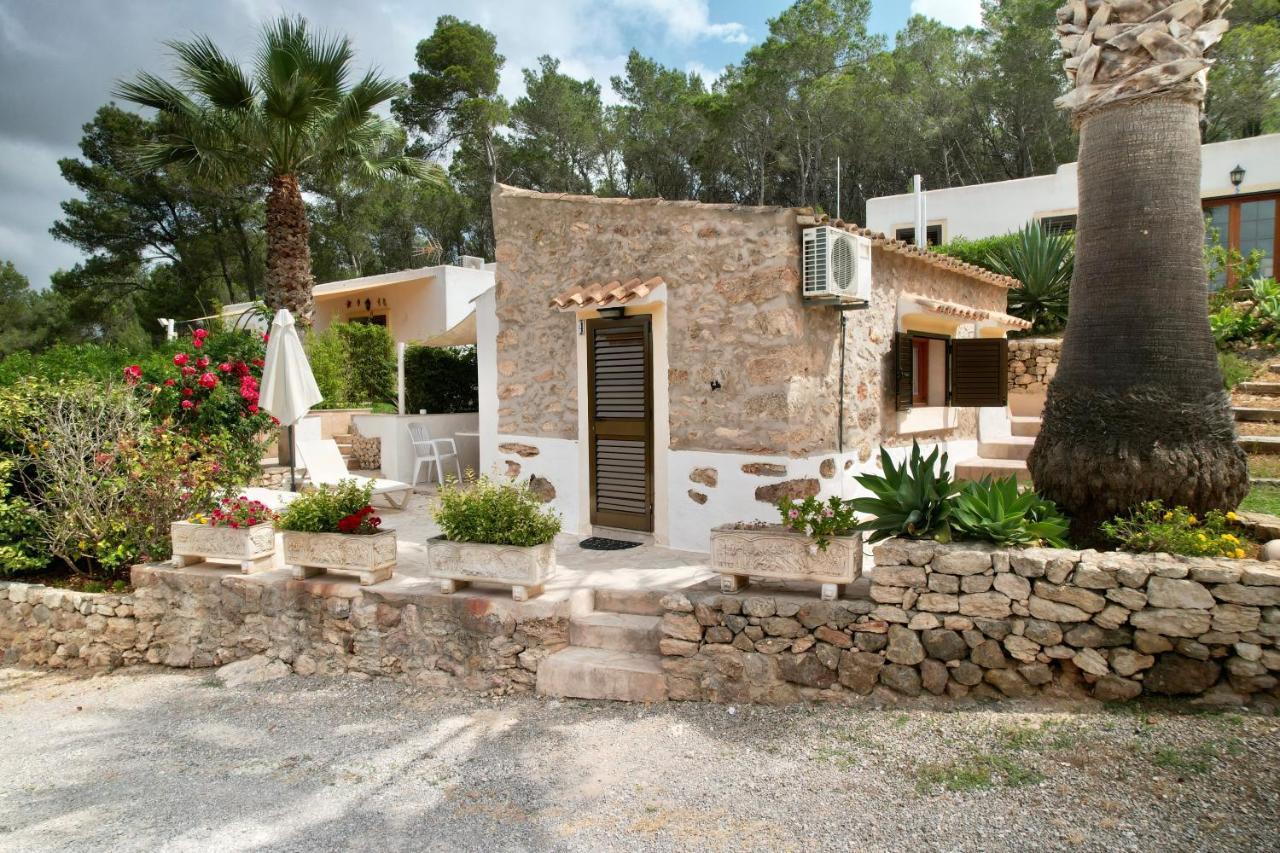 Apartamentos Pinosol Santa Eularia des Riu Buitenkant foto