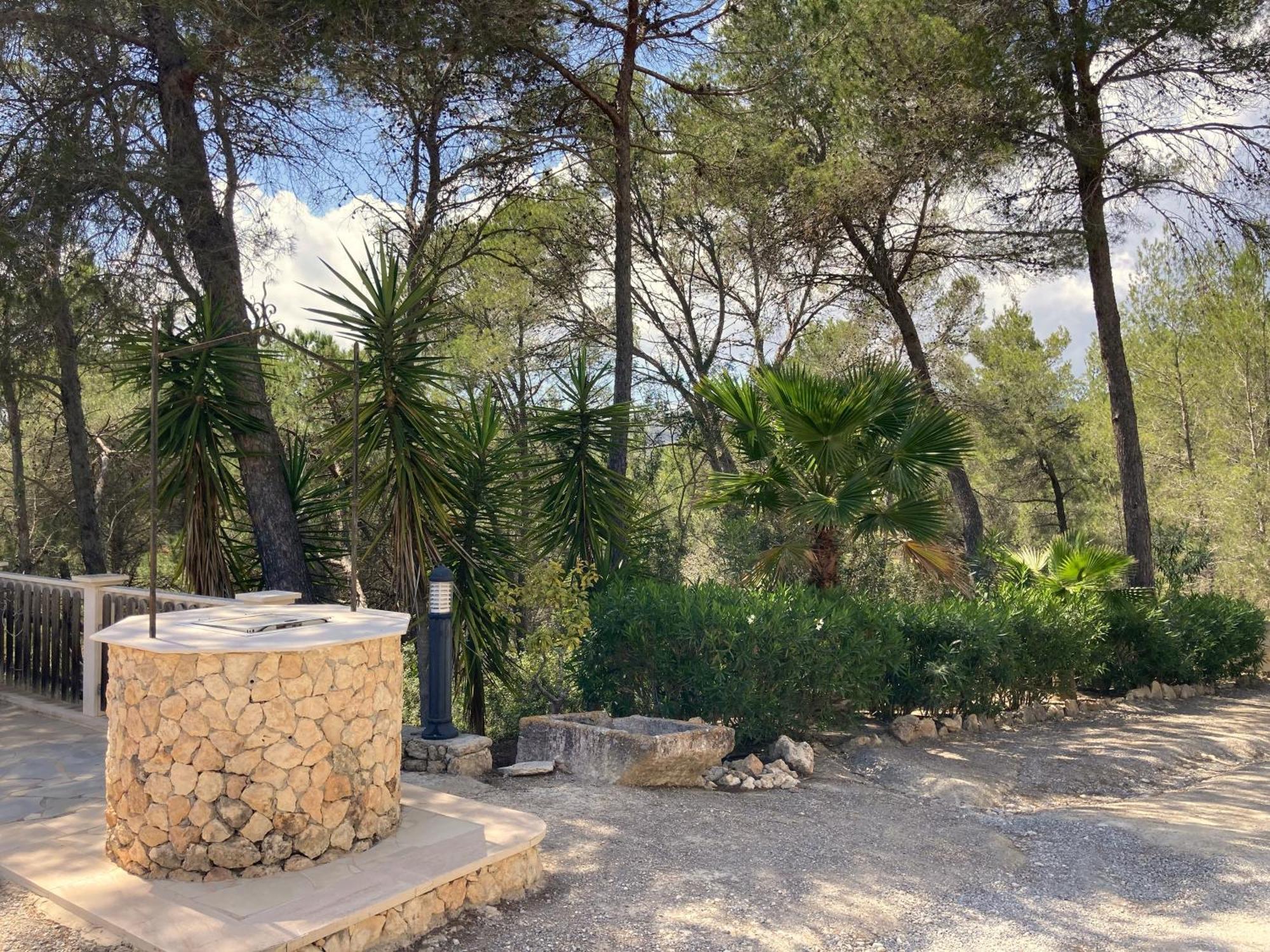 Apartamentos Pinosol Santa Eularia des Riu Buitenkant foto
